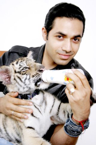 Anand Jon feeding cub