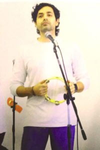 Anand Jon performing